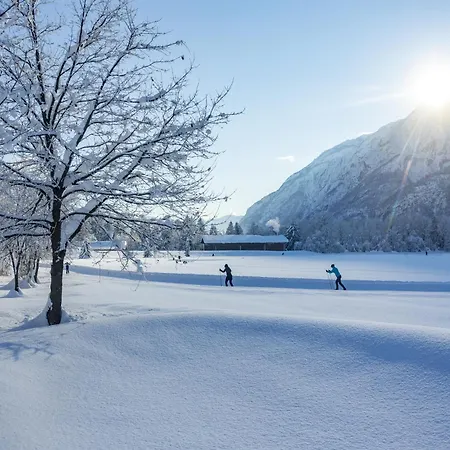 Wildromantische Berghuette Mit Traum-panorama 度假居