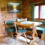 Tatil Evi Wildromantische Berghuette Mit Traum-panorama